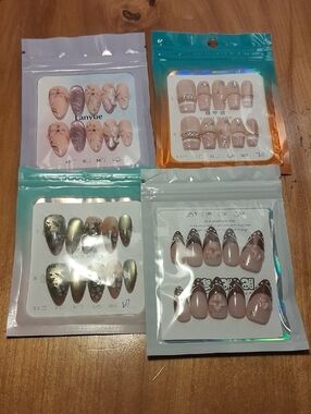 Pack of 4 Press-On Nail Sets in Nude, Pink and Metallic Accents Size Large